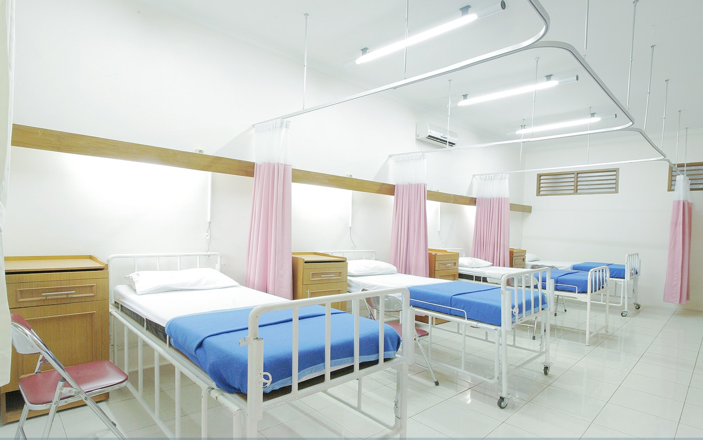 Hospitals, Clinics & Healthcare Campuses Camsense AI industry visual